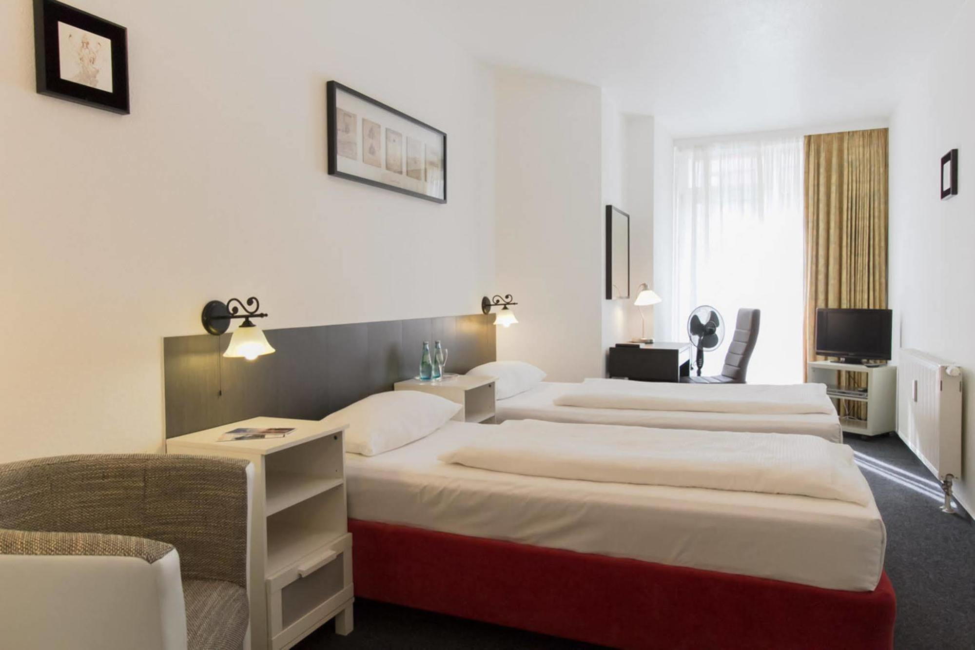 Aparthotel Vega Берлін Екстер'єр фото